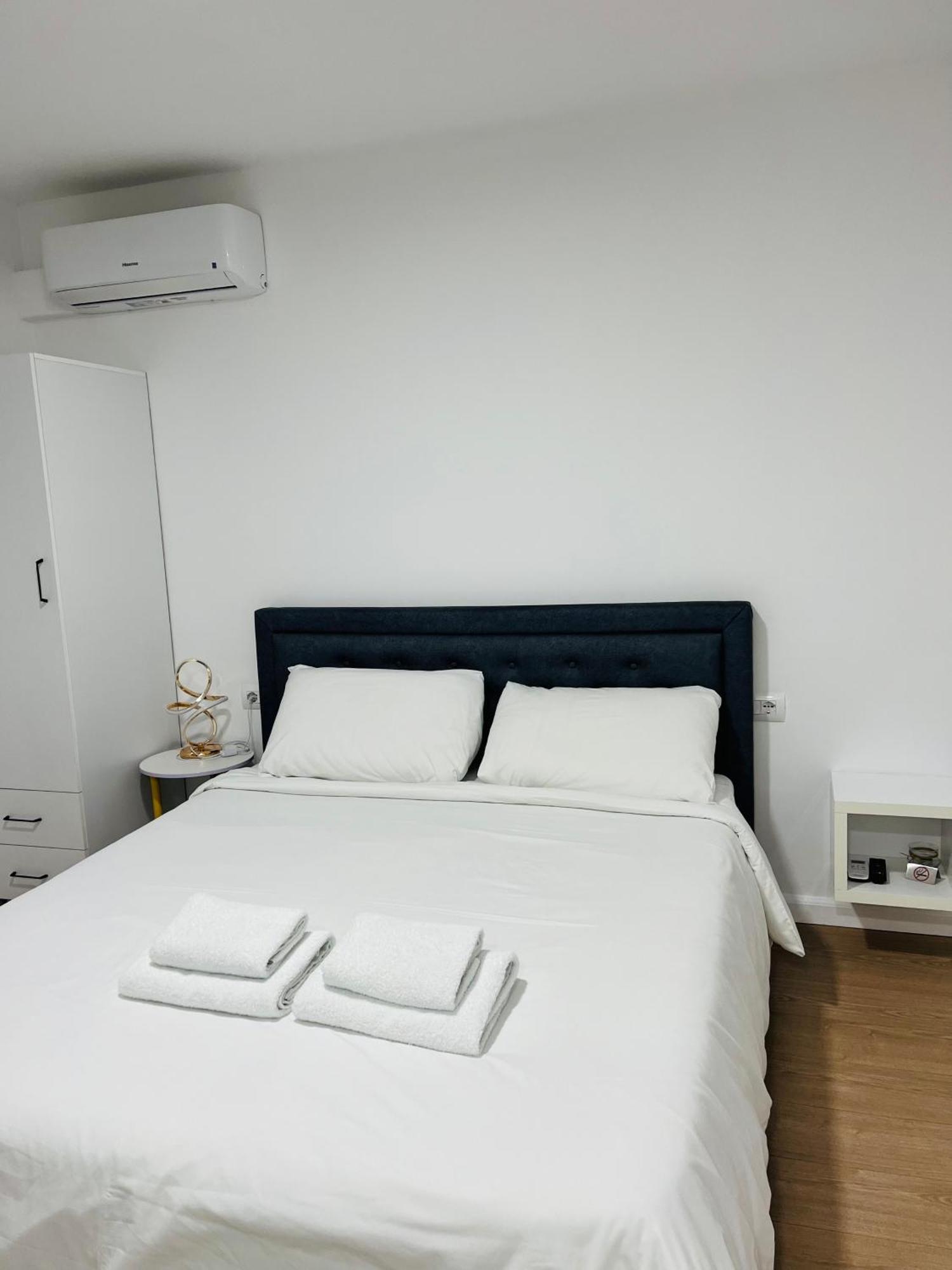 Viva Apartments Пермети Экстерьер фото